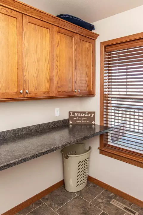 906 Schick Dr, Bismarck, ND 58501 photo 23