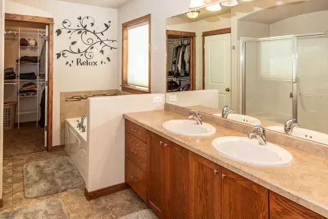 906 Schick Dr, Bismarck, ND 58501 photo 26