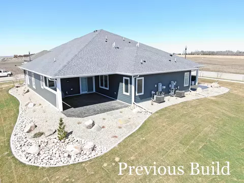 1016 Select Ln, Bismarck, ND 58503 photo 3