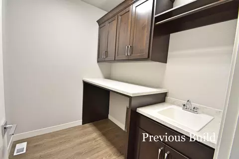 1016 Select Ln, Bismarck, ND 58503 photo 17