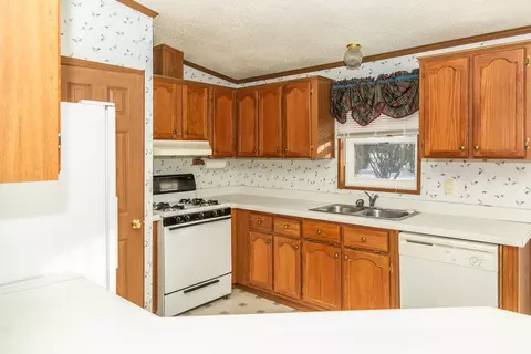 3721 Jericho Rd, Bismarck, ND 58503 photo 9