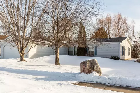 3721 Jericho Rd, Bismarck, ND 58503 photo 2
