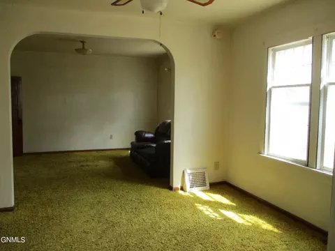 404 Walnut St, Turtle Lake, ND 58575 photo 6