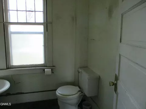 404 Walnut St, Turtle Lake, ND 58575 photo 23