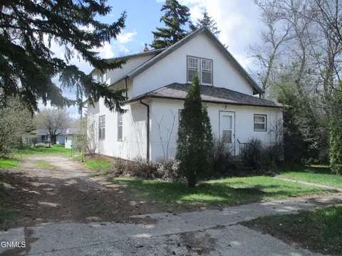 404 Walnut St, Turtle Lake, ND 58575 photo 1