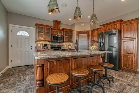 7521 Hawktree Dr, Bismarck, ND 58503 photo 17