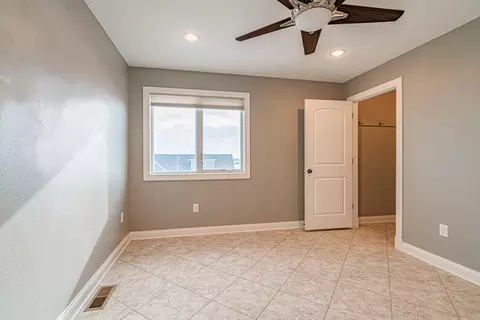 7521 Hawktree Dr, Bismarck, ND 58503 photo 28