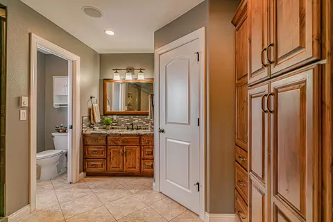 7521 Hawktree Dr, Bismarck, ND 58503 photo 23