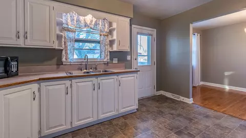 2513 E Ave A E, Bismarck, ND 58501 photo 11
