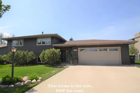 2700 Stevens St, Bismarck, ND 58503 photo 1