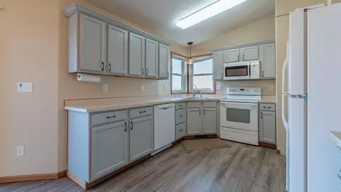 122 Libby Rd, Lincoln, ND 58504 photo 12