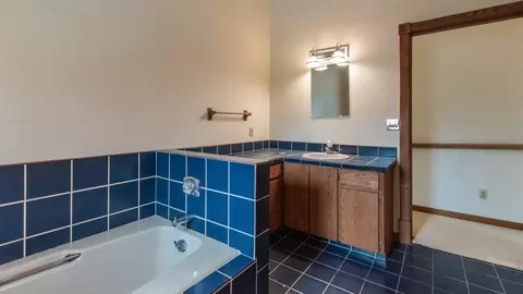 426 River Rd, Bismarck, ND 58504 photo 24