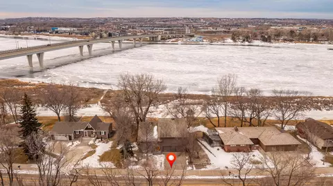 426 River Rd, Bismarck, ND 58504 photo 1