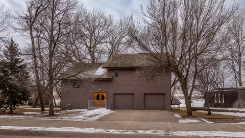 426 River Rd, Bismarck, ND 58504 photo 32