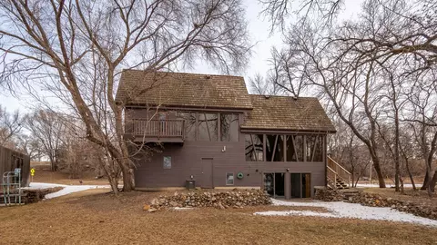 426 River Rd, Bismarck, ND 58504 photo 4