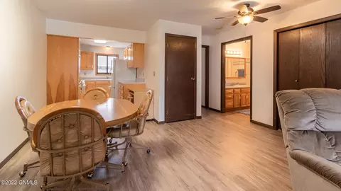 338 Willow Ln, Bismarck, ND 58504 photo 3