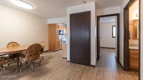 338 Willow Ln, Bismarck, ND 58504 photo 6