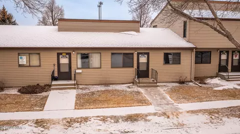 338 Willow Ln, Bismarck, ND 58504 photo 23