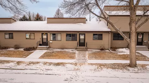 338 Willow Ln, Bismarck, ND 58504 photo 35
