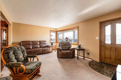 1302 Monte Dr NW, Mandan, ND 58554 photo 6