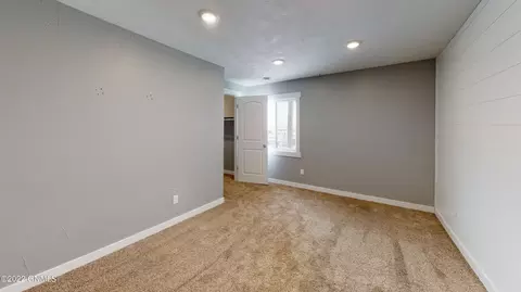 14751 Mortenson St, Williston, ND 58801 photo 20