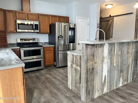 14751 Mortenson St, Williston, ND 58801 photo 6