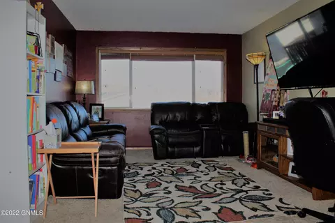 1030 Adobe Trl SE, Mandan, ND 58554 photo 5