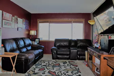 1030 Adobe Trl SE, Mandan, ND 58554 photo 6