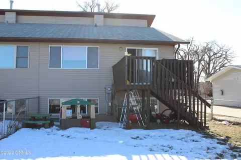 1030 Adobe Trl SE, Mandan, ND 58554 photo 14
