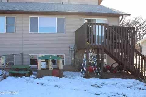 1030 Adobe Trl SE, Mandan, ND 58554 photo 13