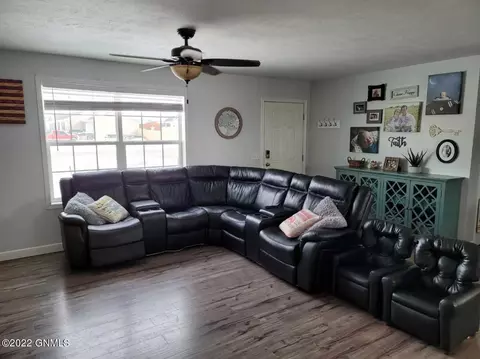 5481 Clearwater Ln, Williston, ND 58801 photo 2