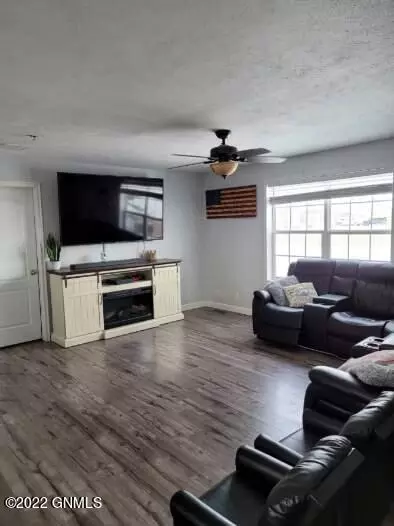 5481 Clearwater Ln, Williston, ND 58801 photo 4
