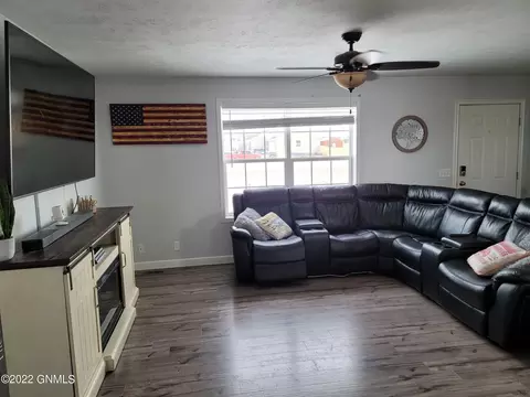 5481 Clearwater Ln, Williston, ND 58801 photo 3