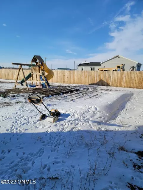 5481 Clearwater Ln, Williston, ND 58801 photo 34