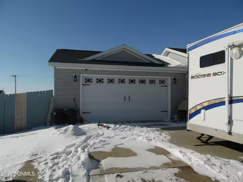 5481 Clearwater Ln, Williston, ND 58801 photo 26