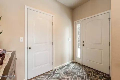 735 Compass Loop, Bismarck, ND 58504 photo 2