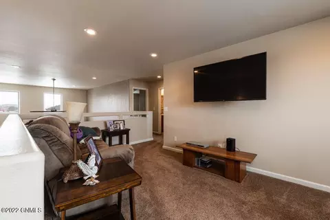 735 Compass Loop, Bismarck, ND 58504 photo 12