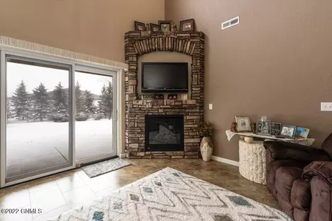 735 Compass Loop, Bismarck, ND 58504 photo 9