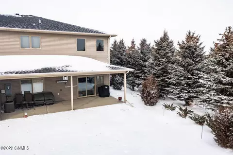 735 Compass Loop, Bismarck, ND 58504 photo 19