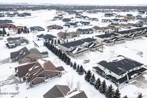 735 Compass Loop, Bismarck, ND 58504 photo 22
