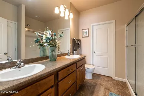 735 Compass Loop, Bismarck, ND 58504 photo 11