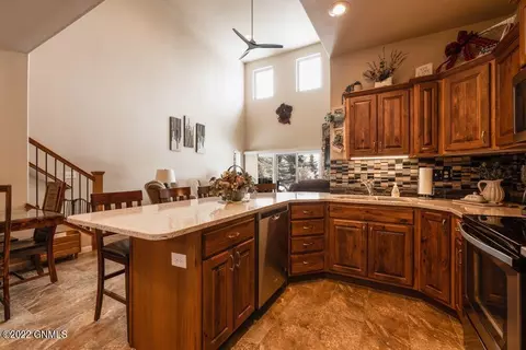 735 Compass Loop, Bismarck, ND 58504 photo 7