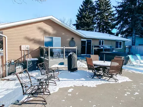 1505 University Ave, Williston, ND 58801 photo 48