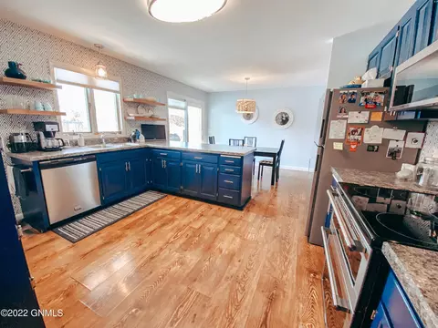 1505 University Ave, Williston, ND 58801 photo 9