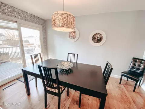 1505 University Ave, Williston, ND 58801 photo 5
