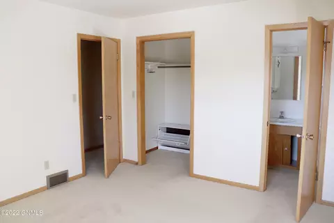 318 Nova Dr, Bismarck, ND 58503 photo 20