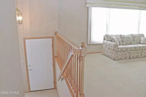318 Nova Dr, Bismarck, ND 58503 photo 2