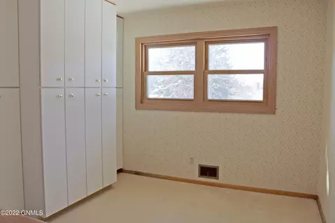 318 Nova Dr, Bismarck, ND 58503 photo 11