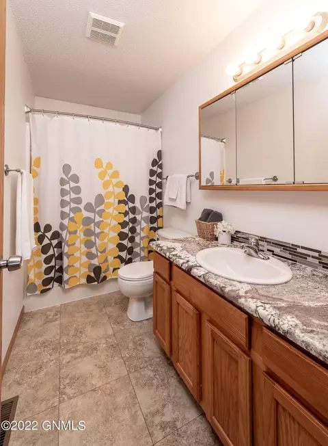 119 Libby Rd, Lincoln, ND 58504 photo 9