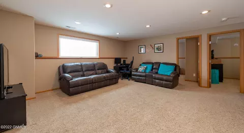 119 Libby Rd, Lincoln, ND 58504 photo 11